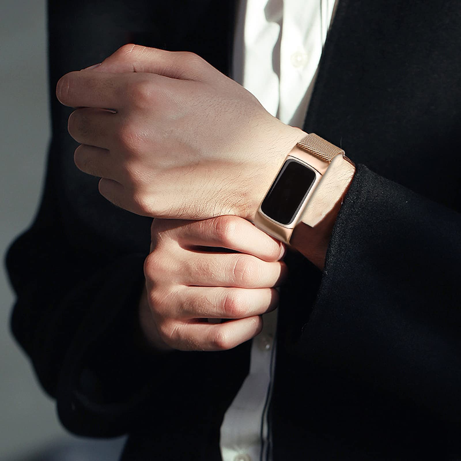 Surundo Fitbit  Metal Mesh Milanese Loop Adjustable Strap