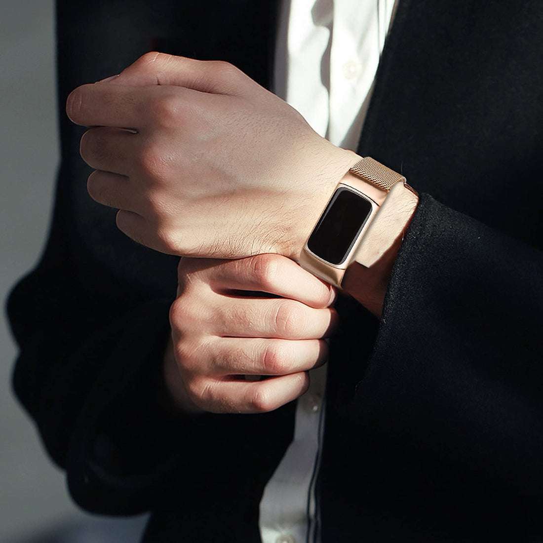 Surundo Fitbit  Metal Mesh Milanese Loop Adjustable Strap