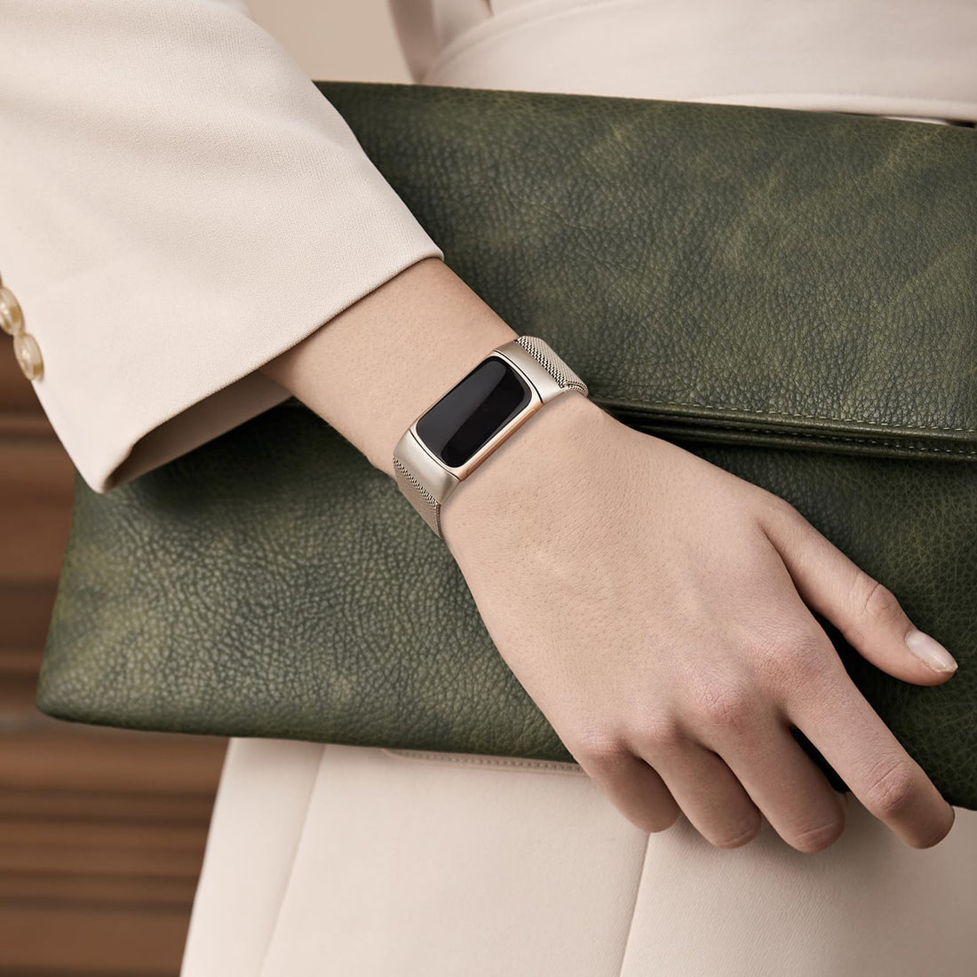 Surundo Fitbit  Metal Mesh Milanese Loop Adjustable Strap